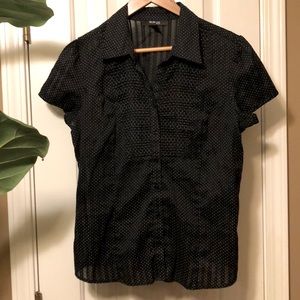 Black blouse with white dots. Cap sleeves size 12P
